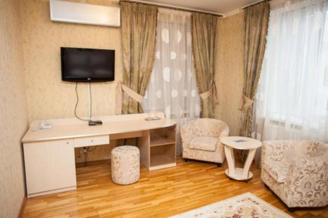 Imperiya Hotel Khmel'nyts'kyy Exterior photo